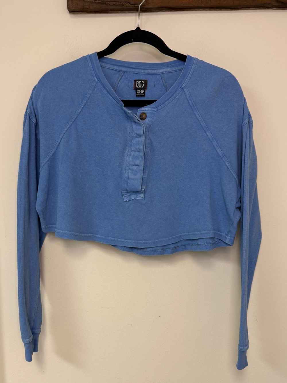 BDG: Women's Blue Logan Oversized Long Sleeve Cropped Top, Size XS